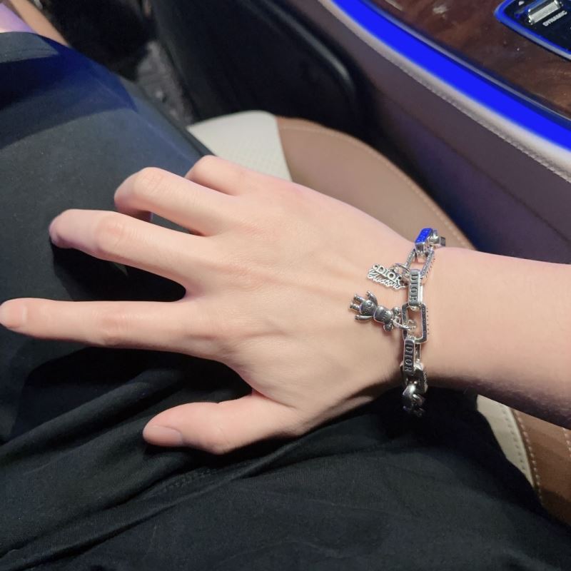 chr1st1an D10r bracelets